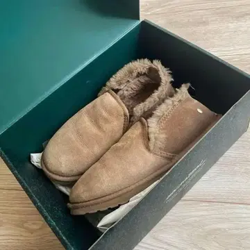 EMU Australia 슬립온 다크 베이지 25.0cm