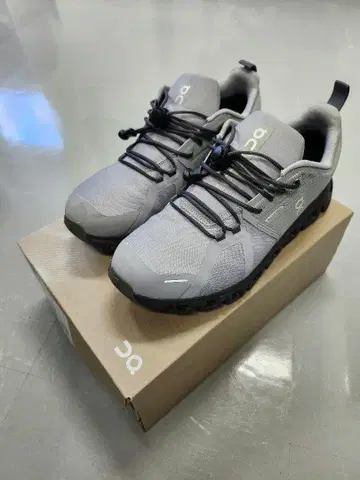 [새상품급] On Cloud 6 그레이 27.5cm 방수.