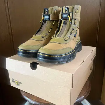 닥터마틴 워크 부츠