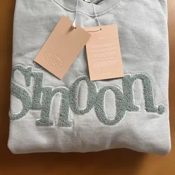 Sinoon 그레이 자수 로고 트레이닝복