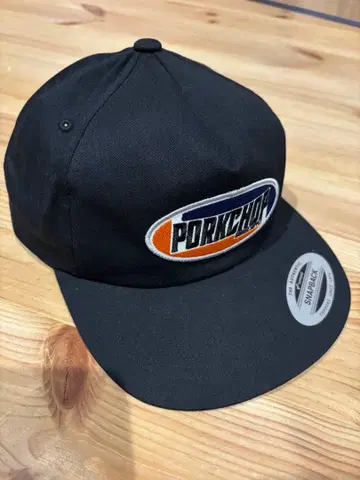 Porkchop 블랙 스냅백 캡