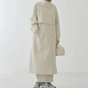 아메리칸 홀릭 스탠드 카라 코트 라이트 베이지