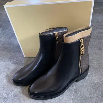 MICHAEL KORS 새상품, 미사용 22.5