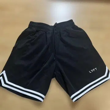 LYFT 블랙 숏팬츠 M
