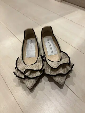 오펜 offen 프릴 플랫슈즈