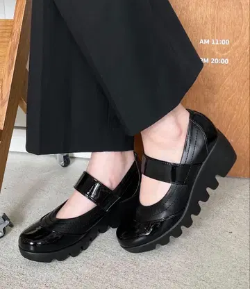 일본제 싱글 벨트 웨지솔 펌프스 (블랙)