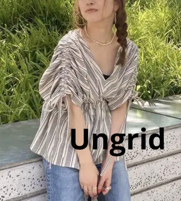 인기 Ungrid 숄더 개더 디자인 블라우스 스트라이프 그레이 화이트