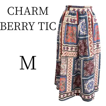 새상품급 CHARM BERRY TIC 참베리틱 스커트 M