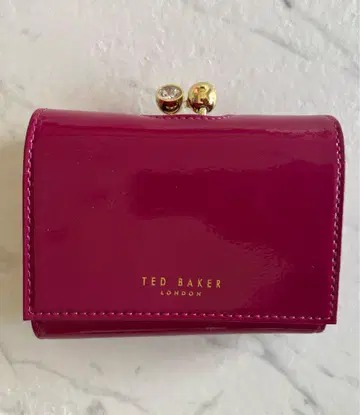 가격 인하!! TED BAKER 핑크 3단 폴더형 지갑
