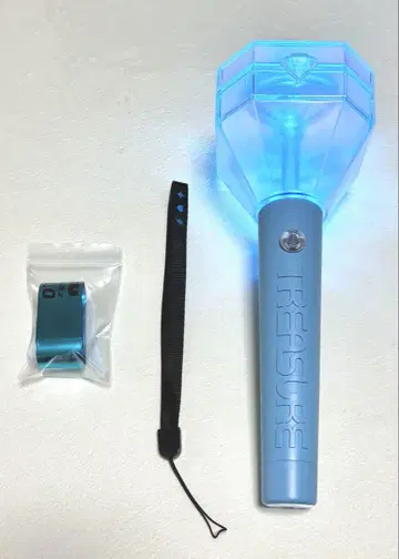 TREASURE OFFICIAL LIGHT STICK 보물 응원봉