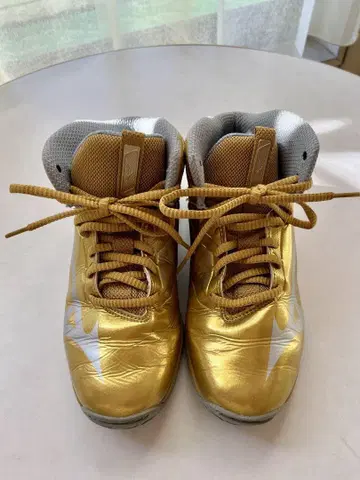 MIZUNO 웨이브다이버스 골드 하이컷 스니커즈