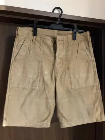 XLARGE 베이지 숏팬츠 M 사이즈