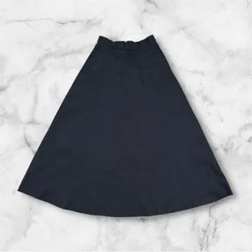 네이비 플레어 롱 스커트 뒷면 지퍼 도니유