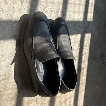 블랙 슬립온 로퍼