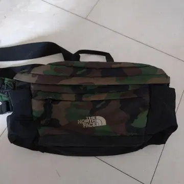 THE NORTH FACE 카모플라쥬 숄더백
