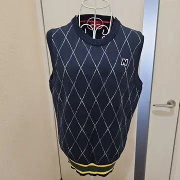 새상품급 네이비 다이아몬드 패턴 니트 베스트