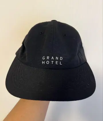 UNTRACE GRAND HOTEL 캡 001