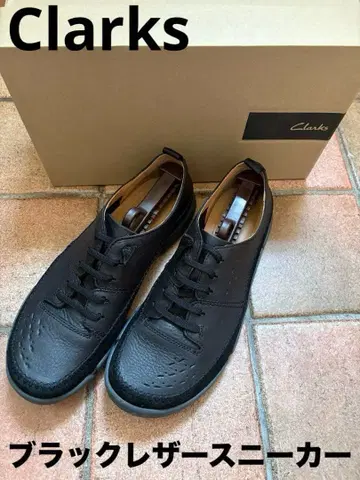 Clarks 블랙 가죽 스니커즈