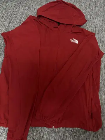 THE NORTH FACE 레드 후드 부착 자켓
