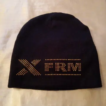 XFRM 골드 스터드 니트 모자