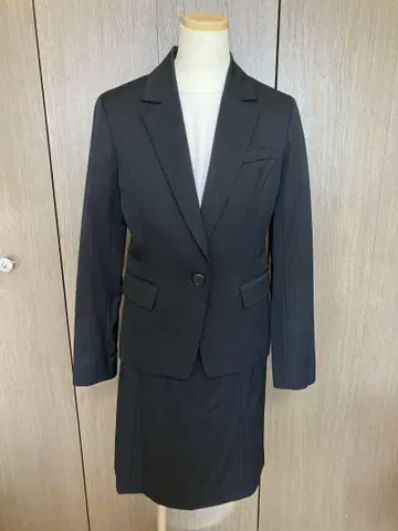 내추럴 뷰티 베이직 블랙 스커트 수트 싱글 버튼 S