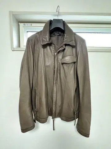 브라운 가죽 자켓