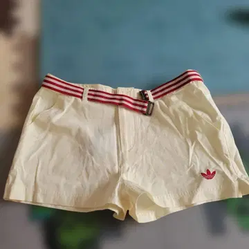adidas 크림색 숏팬츠 M