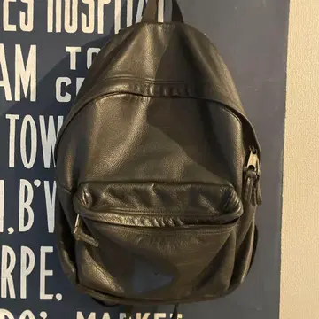 EAST PACK 블랙 가죽 백팩