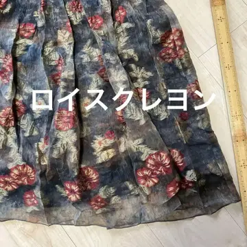 로이스크레용 쉬폰 자카드 빨간 꽃무늬 플레어 스커트 무릎 기장