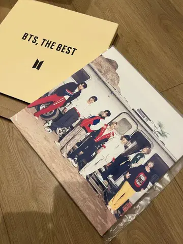 BTS, THE BEST 사진 캠퍼스 팝업