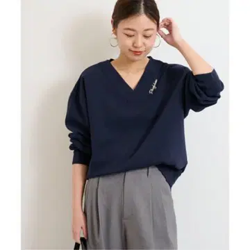 새상품급 저널 스탠다드 레리움 로고 자수 V넥 맨투맨 네이비
