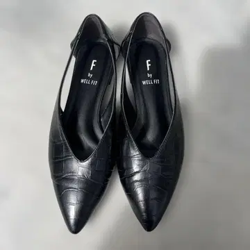 [ 새상품급 ] 다이애나 로우힐 펌프스 21.5cm