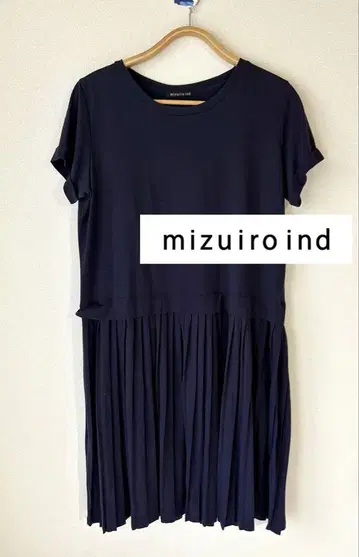 mizuiro ind 반팔 플리츠 원피스 네이비