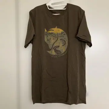FJALL RAVEN 올리브 그린 T셔츠