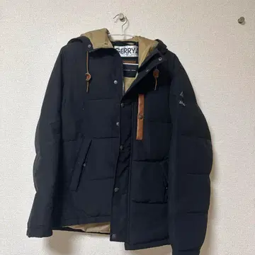 GERRY 블랙 다운 자켓 후드 부착