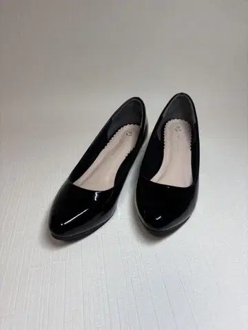 새상품급 블랙 펌프스