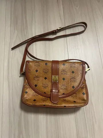 MCM 숄더백