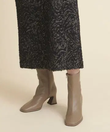 오데뜨 앤 오딜 스퀘어 스트레치 숏부츠 23.5cm