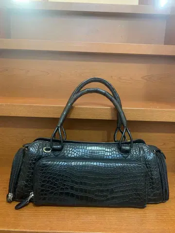 블랙 크로커다일 핸드백
