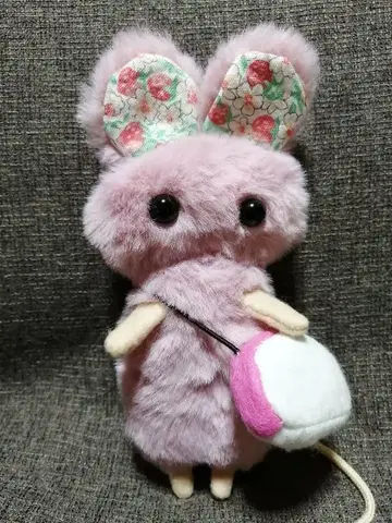복각판 쥐 인형. 핑크색 쥐 인형, 어묵 파우치.
