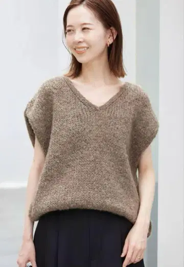 TRICOTS JEAN MARC 브라운 V넥 니트 베스트