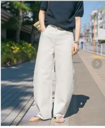 Spick and Span 배럴 레그 데님 화이트