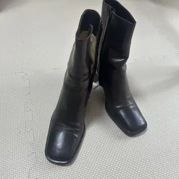 다크 브라운 스퀘어토 부츠 37