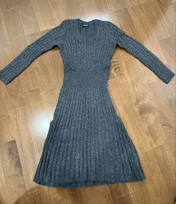 새상품급 엠포리오 아르마니 리브 니트 원피스 38