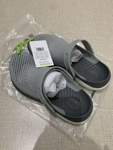 Crocs 그레이 라이트라이드 360 클로그 샌들