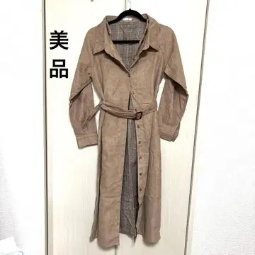 베이지 트렌치코트 허리 벨트 포함