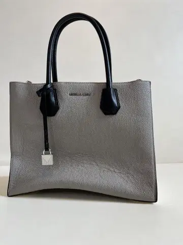 새상품급 마이클코어스 핸드백