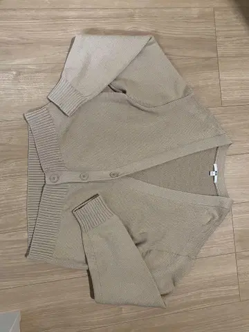 UNIQLO 베이지 니트 가디건