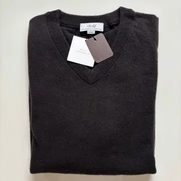 [새상품] 유니버설 랭귀지 캐시미어 V넥 니트