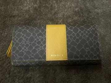 니나리치 NINA RICCI 장지갑 박스형 미사용 새상품